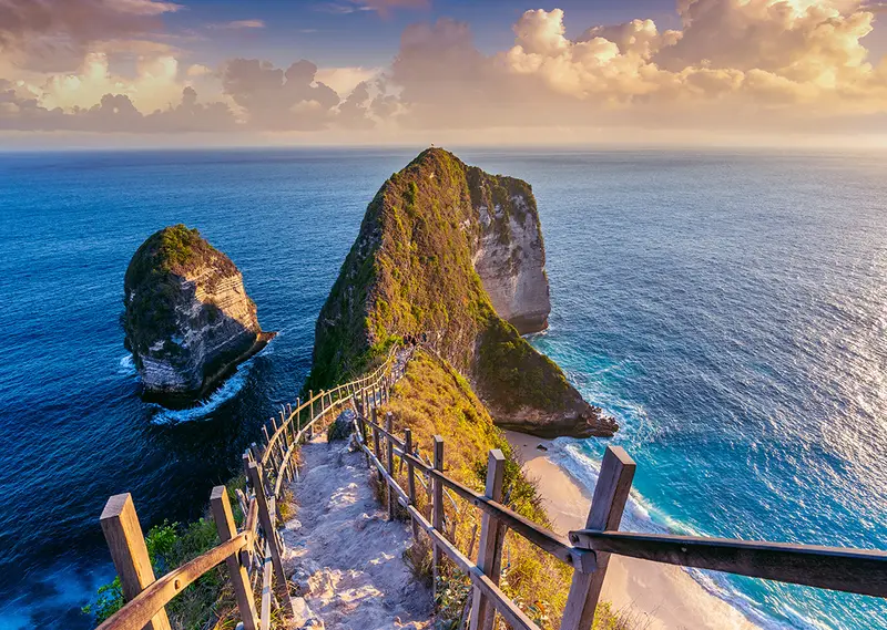 Scenic view of Kelingking Beach cliff in Nusa Penida, Bali